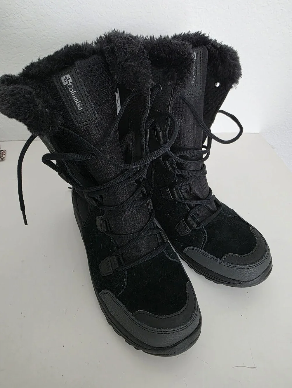 Columbia Women's Black Waterproof Winter Boots - Faux Fur Lined Size 8